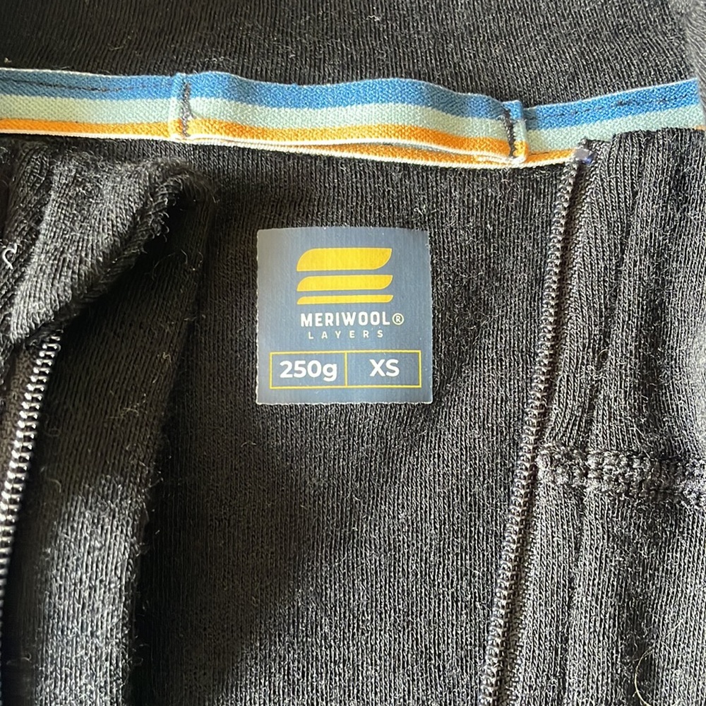 Meriwool 3/4 Zip - Picture 2 of 6